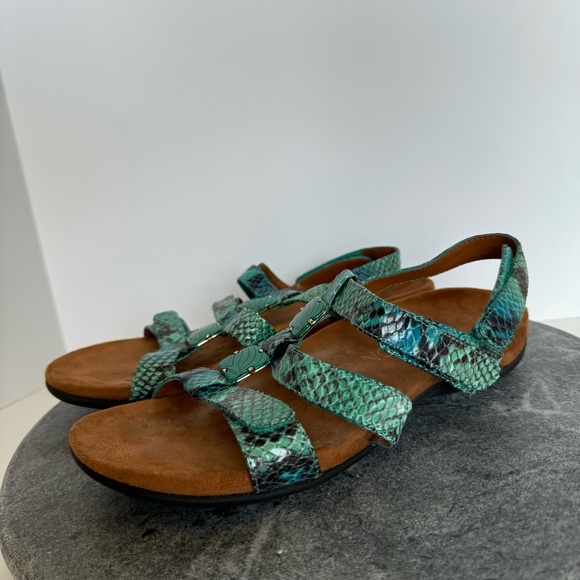 Vionic Shoes - Vionic Amber Teal Snakeskin Sandals Jeweled Beads 8